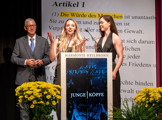 Glückliche Preisträgerinnen